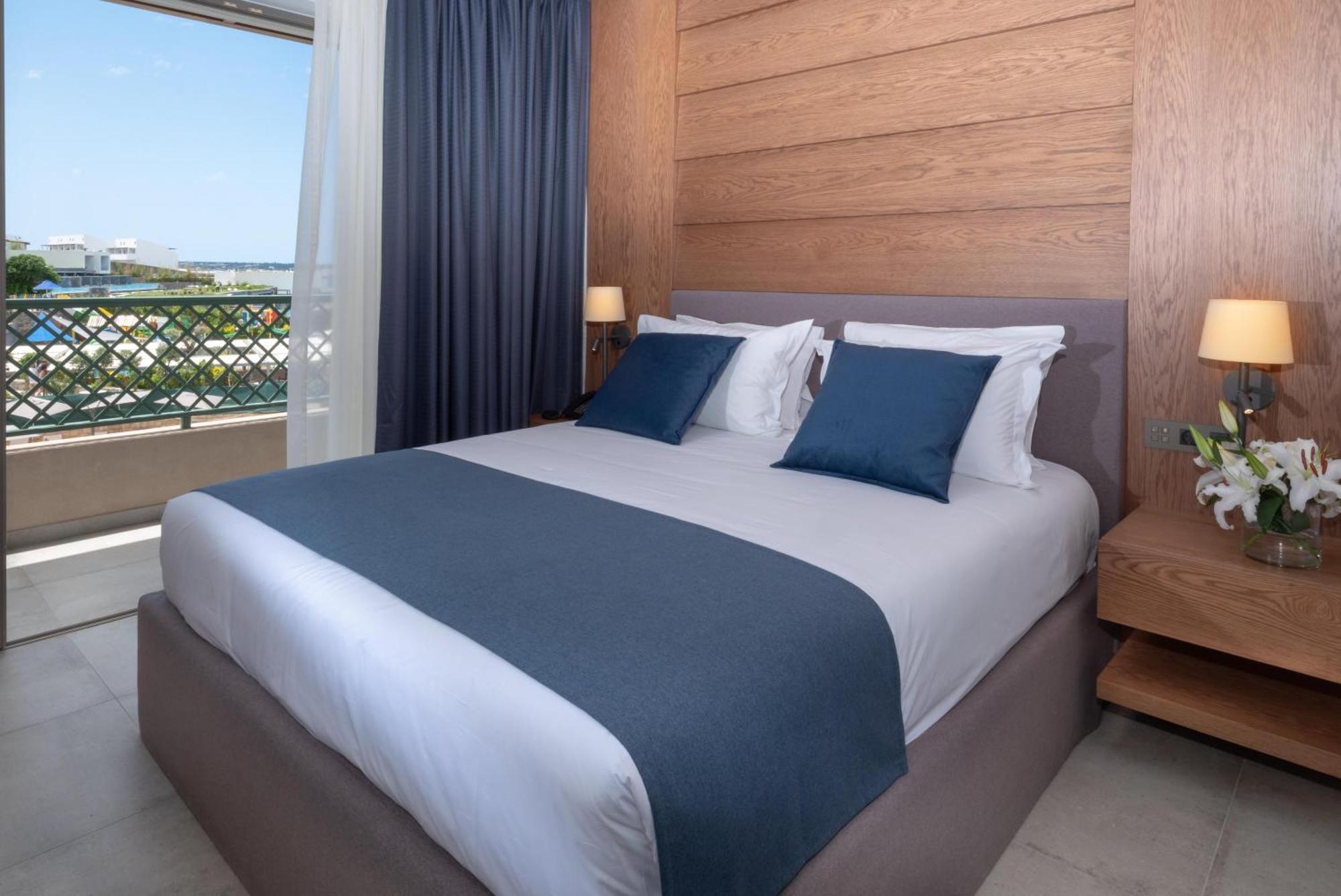 Royal Family Suite 2Bedrooms 2 bathrooms Water Front